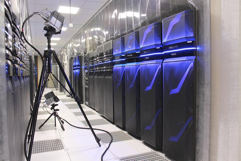 Setup for performing propagation measurements in a data center with the Channel Sounder available at the TU Braunschweig. 