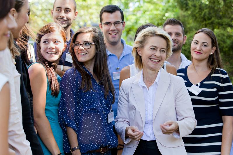 Ursula von der Leyen im Jahr 2013 bei einem Besuch in der MHH