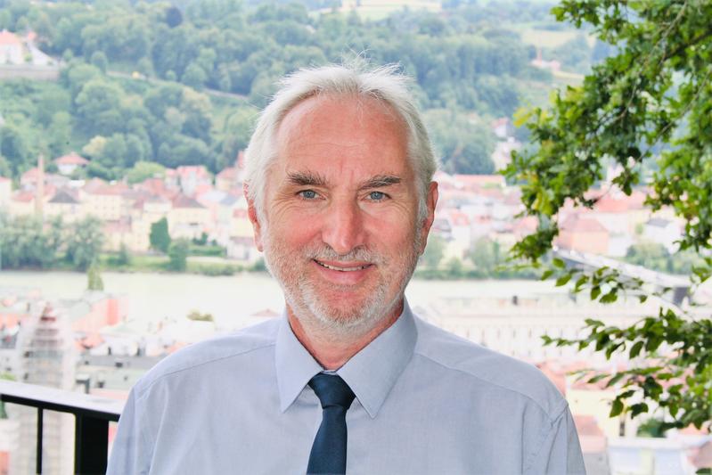 Prof. Dr. Ulrich Bartosch