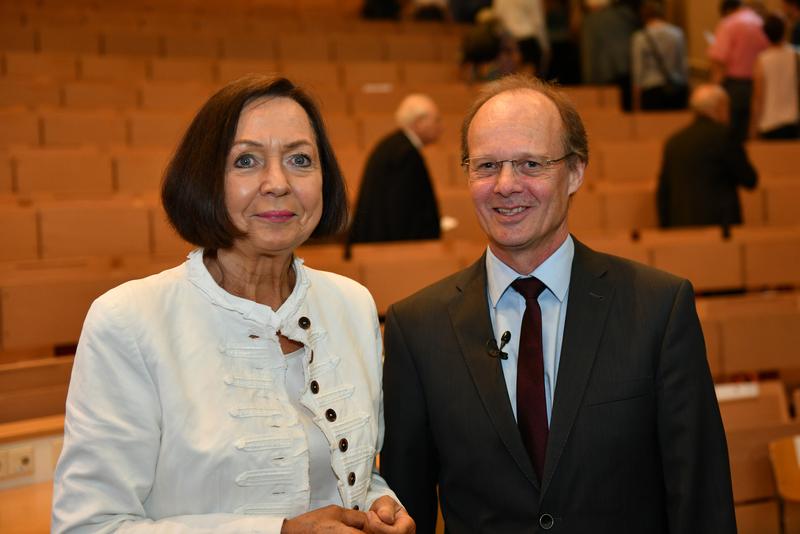 Die Festrednerin beim 52. Jahrestag: DAAD-Präsidentin Prof. Margret Wintermantel mit Universitätspräsident Prof. Michael Weber