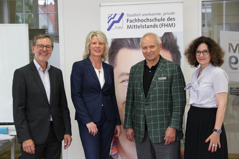 Prof. Dr. Walter Niemeier, Prof. Dr. Anne Dreier, Matthias Sell und Prof. Dr. Gabriela Jaskulla.