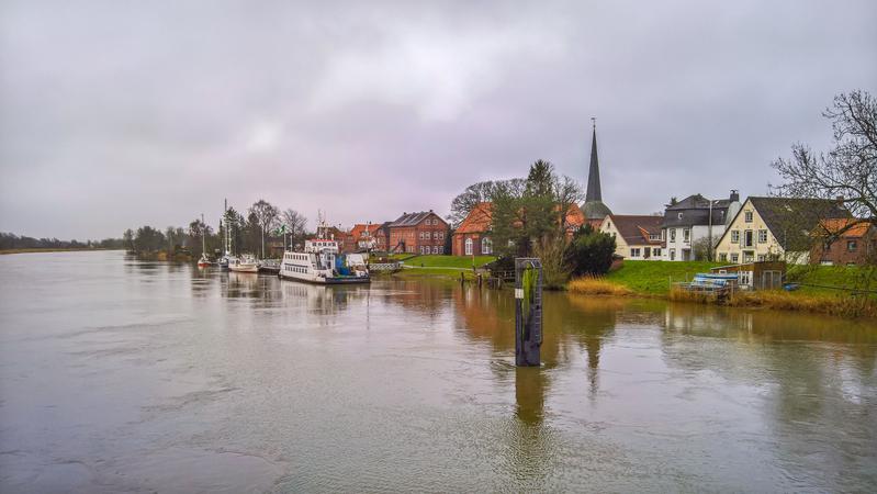 Blick über die Oste: das norddeutsche Oberndorf 