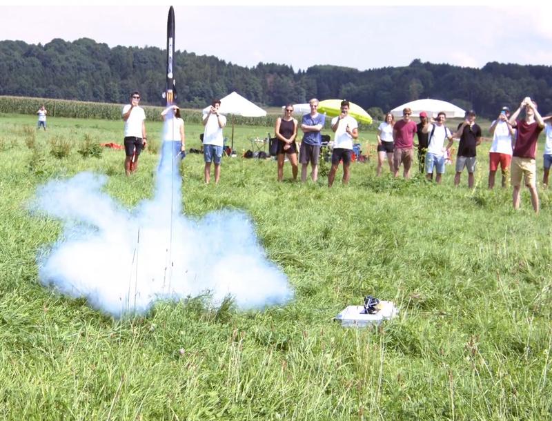 Nicht zum ersten Mal werden die Augsburger WING-Studentinnen und -Studenten demnächst in Buttenwiesen wieder ihre Carbon-Raketen in den Himmel schicken – diesmal allerdings landefähige.