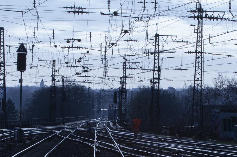 Probleme und Lösungen im Schienenverkehr diskutieren FH-Experten im Interview.