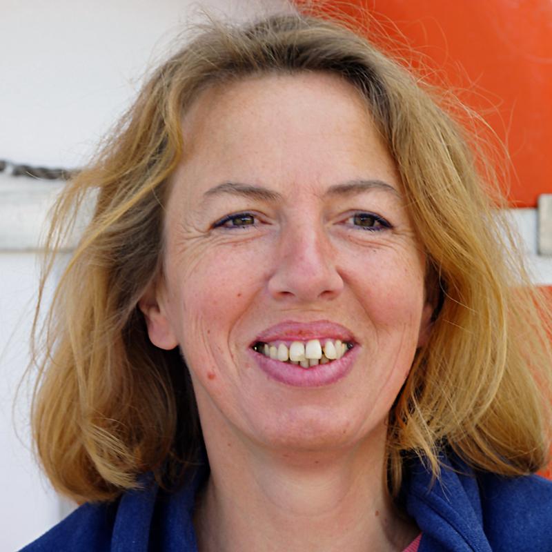 Joanna Waniek, IOW-Expertin für biophysikalische Wechselwirkungen in marinen Lebensräumen, leitet die SONNE-Expedition SO269-SOCLIS und das Projekt MEGAPOL, in dessen Rahmen sie stattfindet.