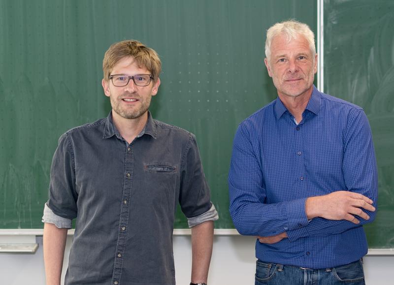 Dr. Sven Stadtmüller (l.) und Prof. Dr. Andreas Klocke vom FZDW.