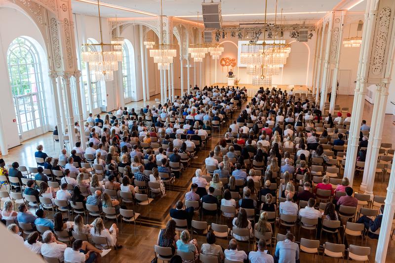 Studienstart für rund 400 Erstsemester an der Cologne Business School