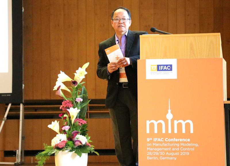 Prof. Dr. Christopher S. Tang University of California, LA appelliert in seiner Keynote auf der MIM 2019, in Forschung und Anwendung von Industrie 4.0 soziale Verantwortung mitzudenken