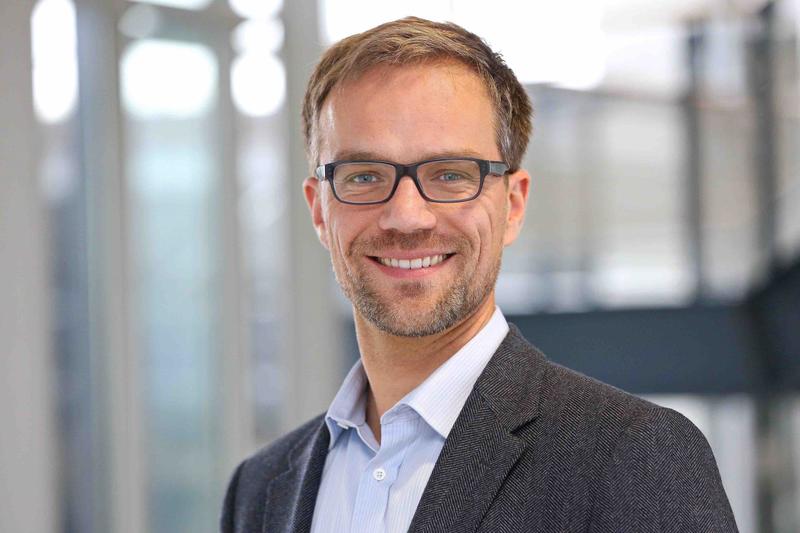 Prof. Dr. Sebastian Sauer, stellvertretender Direktor des Instituts für Wirtschaftspsychologie (iwp) der FOM Hochschule 