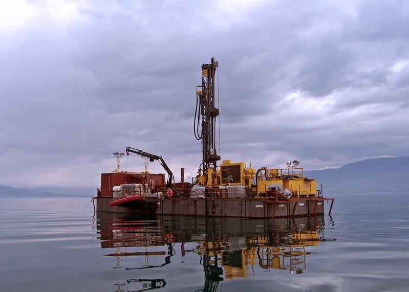 The drilling platform lay on Lake Ohrid for several weeks. An international research team carried out various drillings and measurements.