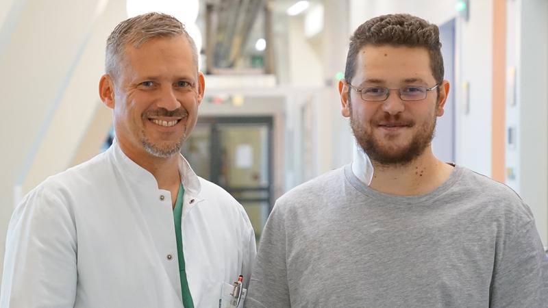 Marlin Koth (rechts) und Prof. Dr. med. Christoph Starck