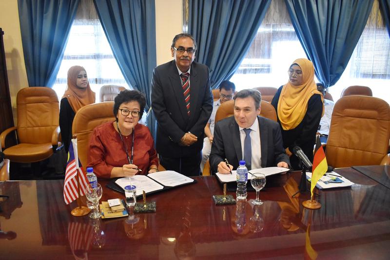 Unterzeichnung des Kooperationsabkommens zwischen der University of Malaya und der Universität Rostock. 
