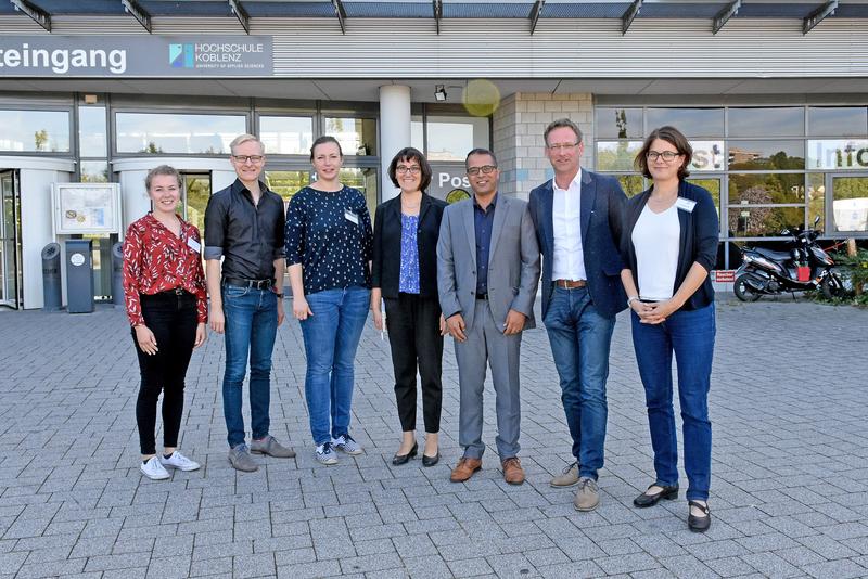 Foto von links: Karolin Krengel, Marco Brehme, Anne Quander, Prof. Dr. Dörte Ziegler, Dr. Nidal Alshwawreh, Prof. Dr. John Schoonbrood und Pia Dekorsy. 