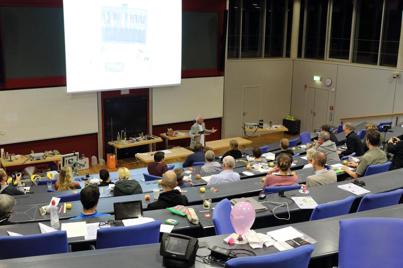 Neben spannenden Vorträgen und Workshops halten auch die Communicator-Preisträger Harald Lesch und Metin Tolan jeweils kurze Vorträge.