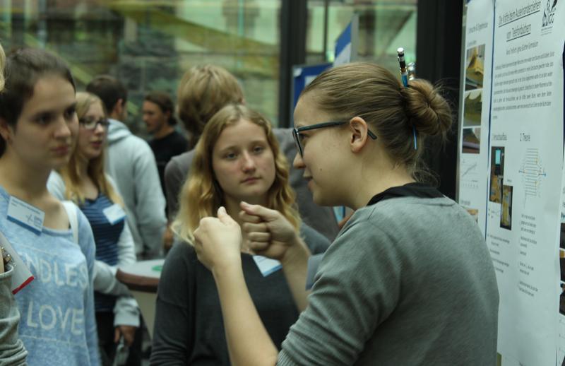 Vom 20. - 22. September 2019 diskutieren Jugendliche im Physikzentrum Bad Honnef über ihre eigene Forschung.