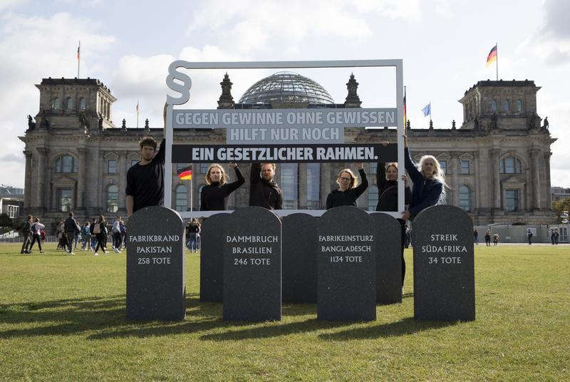 Die bundesweite Initiative Lieferkettengesetz setzt sich für eine gesetzliche Regelung ein. 