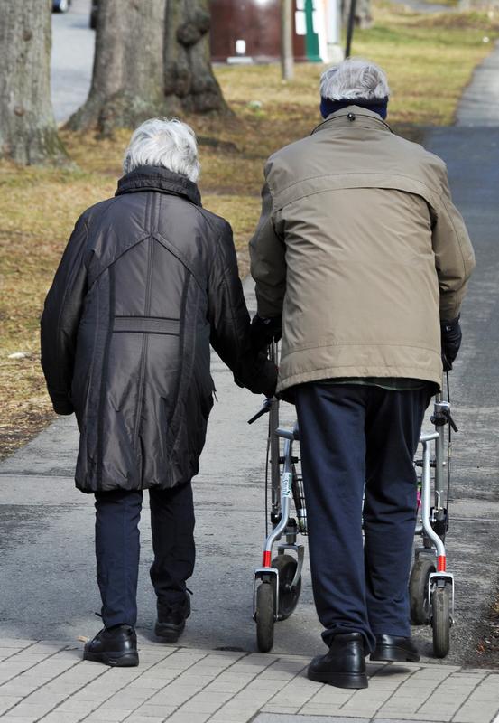 Für eine neue Studie werden Seniorinnen und Senioren im Alter zwischen 70 und 90 Jahren gesucht, die in ihrer Bewegung oder ihrer Eigenständigkeit im Alltag beeinträchtigt sind.