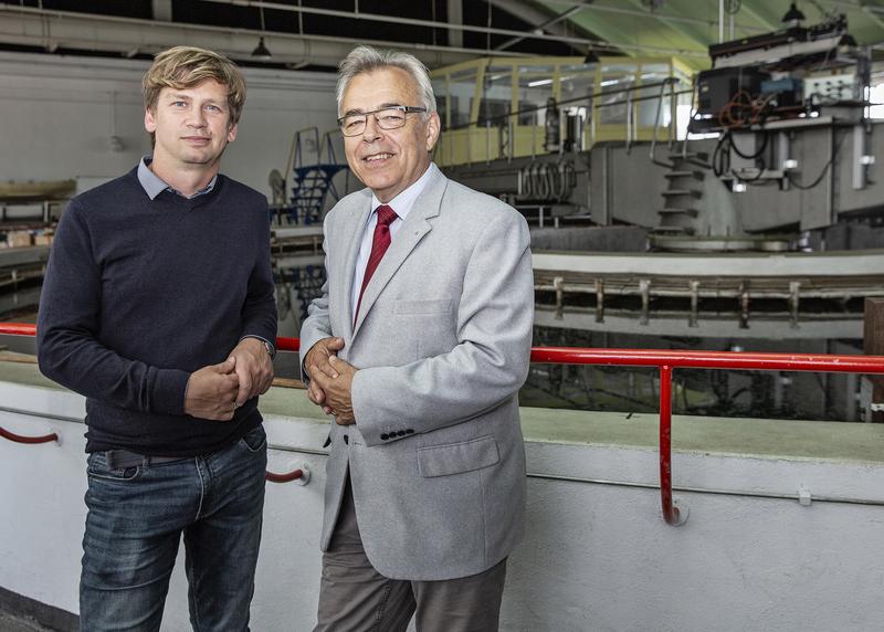 Professor Sascha Kosleck (l.) hat den Lehrstuhl für Professor Mathias Paschen übernommen. 