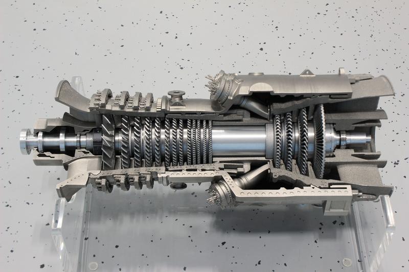 Scaled model of a gas turbine for power generation; completely manufactured with additive manufacturing technologies.