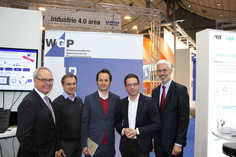 (v.l.n.r.) Prof. Jürgen Fleischer (wbk KIT); Dr. Martin Krzywdzinski (WZB Berlin); Dr. Florian Butollo (WZB Berlin, Enquête-Kommission KI); Falko Mohrs (SPD, Wolfsburg, Enquête-Kommission KI); Prof. Berend Denkena (WPG-Präsident)