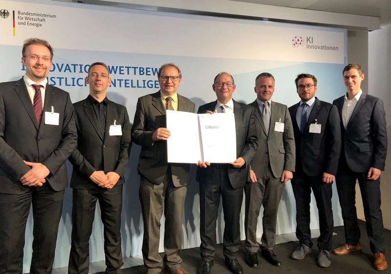 Prof. Dr. Jens Lehmann (IAIS), Prof. Dr. Andreas Both (Datev eG), Dr. Bernhard Grill (IIS), Dr. Joachim Köhler (IAIS), Oliver Hellmuth (IIS), Johannes Fischer (IIS), David Laqua (IAIS)