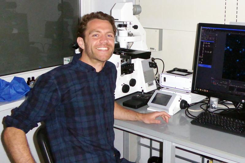 First author Martin Jahn, doctoral researcher at GEOMAR, examined viral composition of sponges and their participation in symbiotic interactions within the framework of the CRC 1182.