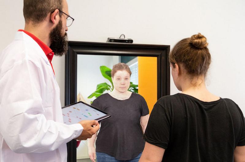 Virtual reality and augmented reality (VR/AR) visualisation techniques can be used for obese patients.