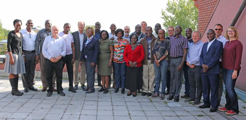 Teilnehmerinnen und Teilnehmer des deutsch-kenianischen Gemeinschaftsprojekts 
