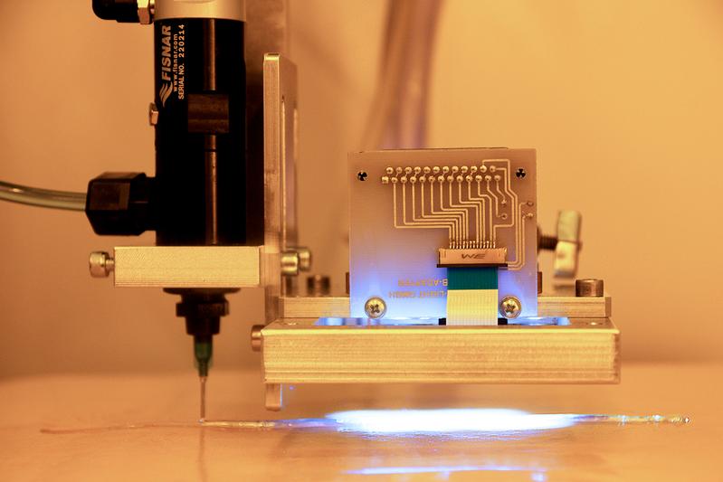 Im Projekt BUERMa wird ein neues 3D-Druckverfahren für Kunstharze entwickelt, mit dem Bauteile schneller gefertigt werden. Es soll außerdem kostengünstiger und präziser als etablierte Verfahren sein.