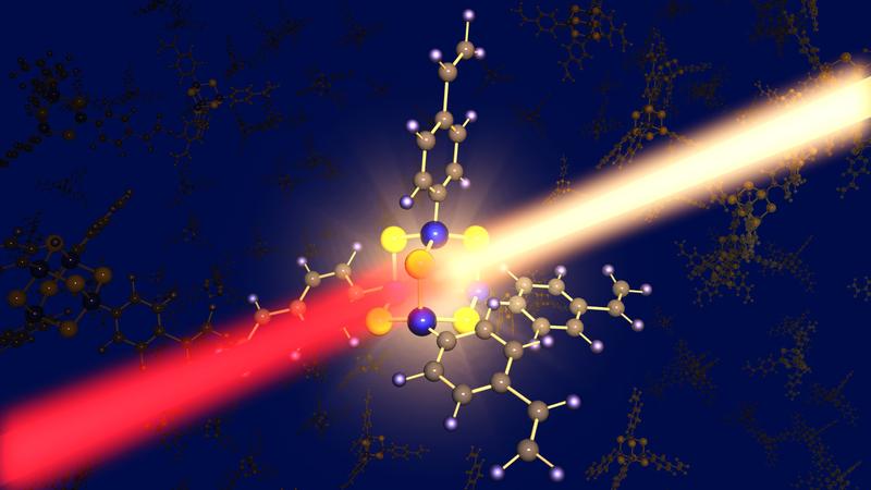 Hell wie der lichte Tag, geschärft wie ein Laserschwert: Regt man die neuartigen, nicht-kristallinen Verbindungen mit einem handelsüblichen Rotlichtlaser an, so entsteht gerichtetes Weißlicht.