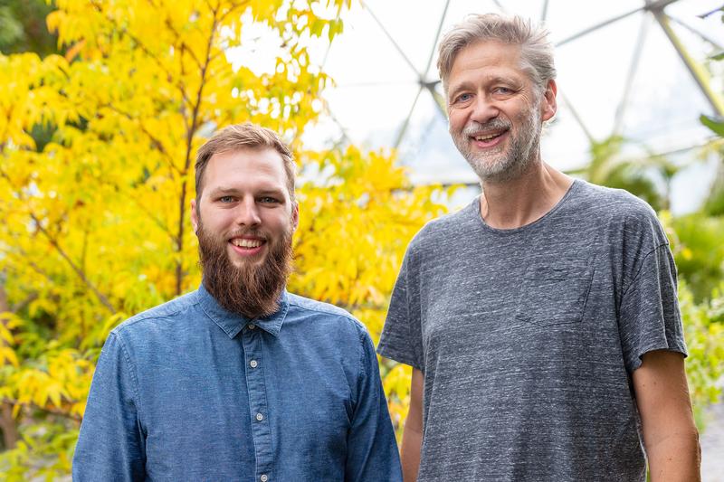 Prof. Dr. Michael Schmitt (rechts) und Nicolas Schmelling organisierten die Vorlesungsreihe „Klimawandel und Ich“. 