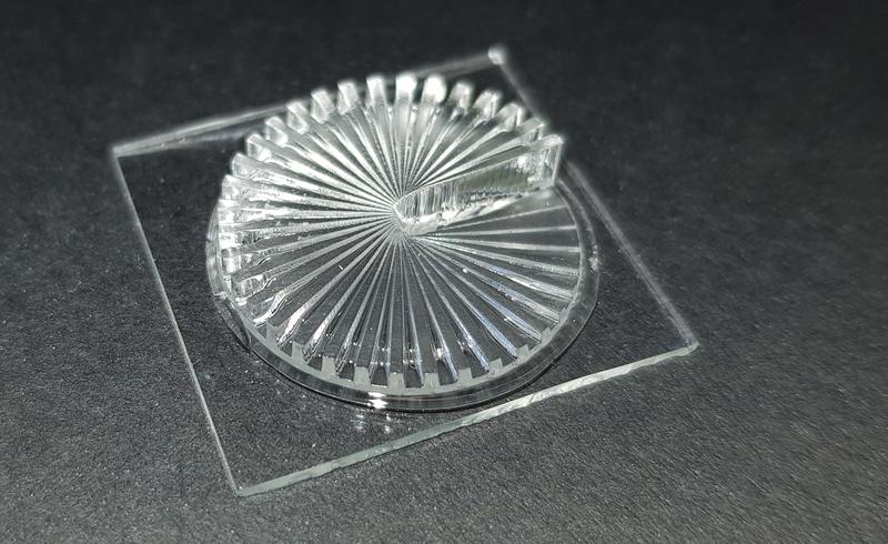 ORMOCER®-basierte, 3D-gedruckte Optik-Komponenten.