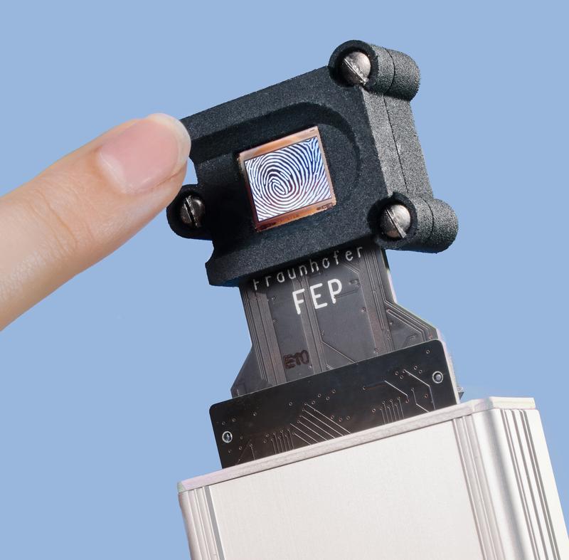 Fingerprint sensors based on bidirectional display technology