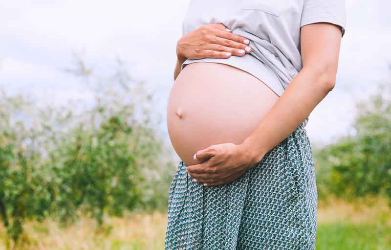 Eine Schwangerschaft ist oftmals mit vielen Emotionen und Ängsten verbunden – hier setzt die neue Studie an.