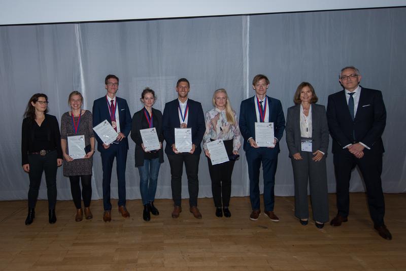 (v.l.n.r.) Prof. Esther Pogatzki-Zahn, Dr. Elisabeth May, Christopher Dietz, Dr. Melissa Held, Dr. Lukas Hofmann, Dr. Julia Regina Sondermann, Dr. Georg Lichtner, Prof. Claudia Sommer, Kai Martens