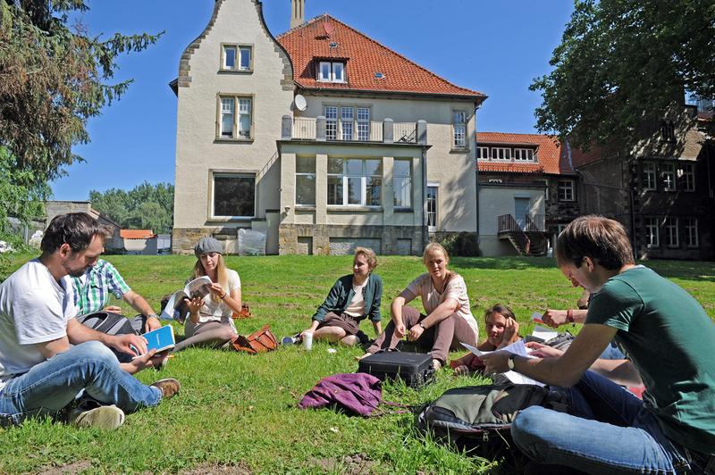 Pächterhaus (Sitz des Literaturinstituts) auf dem Kulturcampus Domäne Marienburg der Universität Hildesheim. 