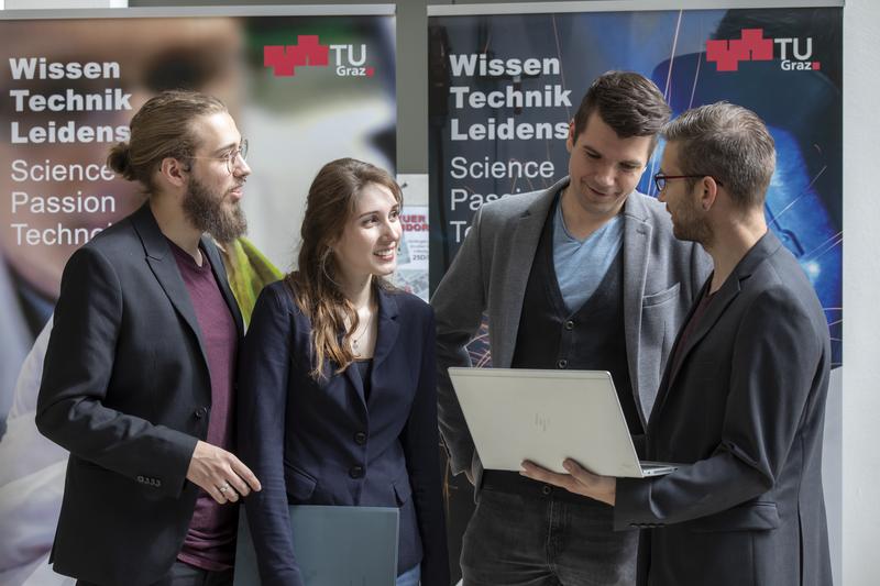 Participants in the TU Graz Continuing Education Programme 2020 receive the latest expert knowledge and benefit from new contacts and intensive professional exchange