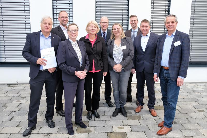 Hans-Dieter Tenhaef MIT; Pascal Reusch; Marianne Thomann-Stahl; Ingeborg Schramm-Wölk; Wolfram Schenck; Anne-Katrin Schürer, Bio-Circle Surface Technology; Martin Kohlhase; Armin Peter, Miele; Robert