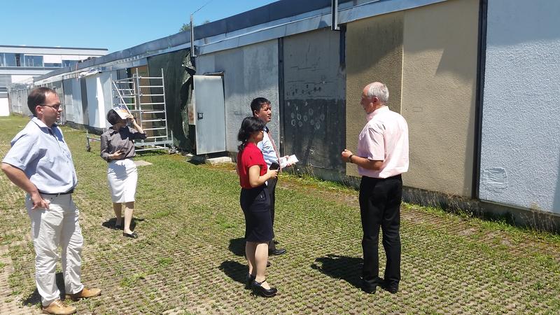 Besichtigung der Freifeldtesteinrichtung am Fraunhofer IBP in Holzkirchen.