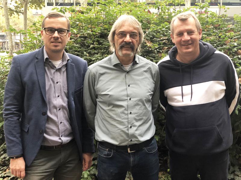 Die neue Leitung des i3mainz: Jörg Klonowski (m) ist geschäftsführender Institutsleiter. Thomas Klauer (l) und  Kai-Christian Bruhn (r) wurden in die Institutsleitung gewählt.