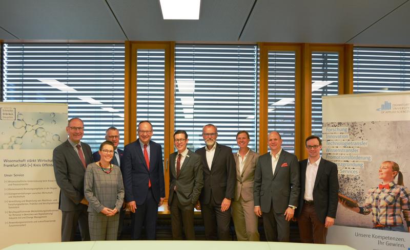 Die Frankfurt UAS und die Wirtschaftsförderung des Kreises Offenbach zogen eine positive Zwischenbilanz ihrer Kooperation. 