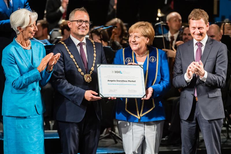 HHL-Dean Stubner and HHL-honorary doctor German Chancellor Merkel