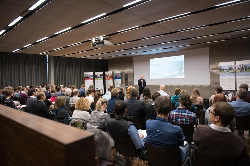 Der Präsident der Uni Ulm, Prof. Michael Weber, eröffnet den Tag der Lehre 2018