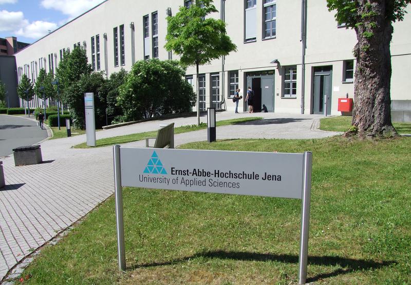 Blick auf das Haus 4 der Ernst-Abbe-Hochschule Jena