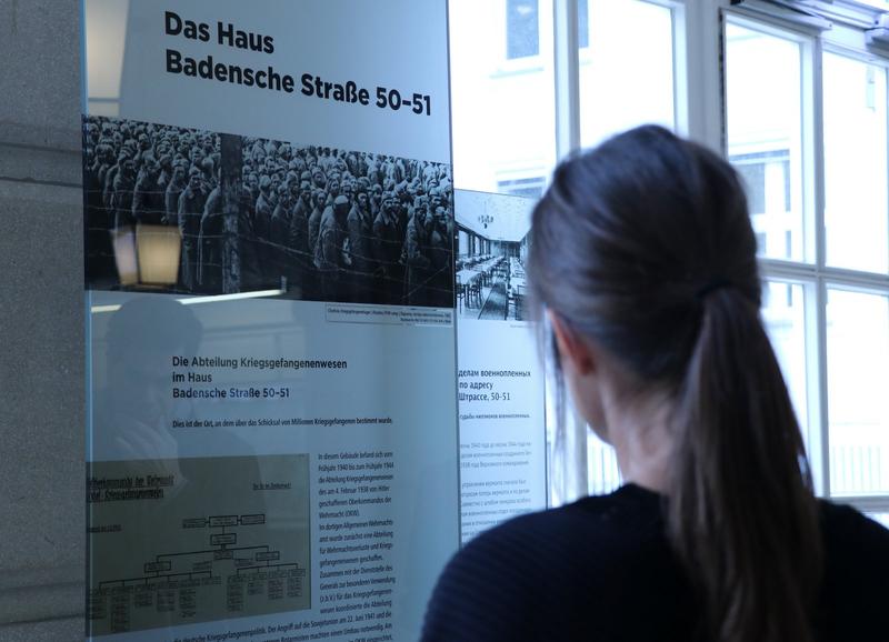 Im heutigen Seminar- und Verwaltungsgebäude der HWR Berlin am Campus Schöneberg war von 1940 bis 1944 die Abteilung Kriegsgefangenenwesen des Oberkommandos der Wehrmacht untergebracht. 