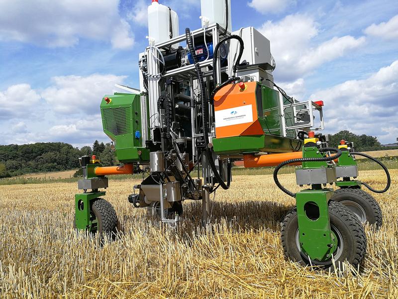 Mit seinen Partnern entwickelt ein Team um Prof. Dr. Arno Ruckelshausen ein modulares, mobiles Feldlabor für verschiedene Trägerfahrzeuge. Eingebaut werden kann es auch in den Feldroboter „BoniRob“. 