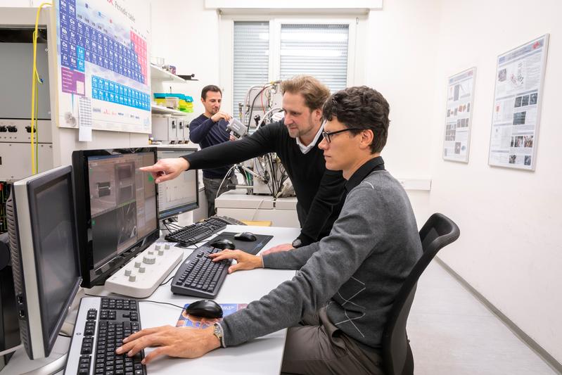Gemeinsam mit Industriepartnern erforschen CD-Laborleiter Harald Plank und sein Team Konzepte für neuartige 3D-Nanosonden.