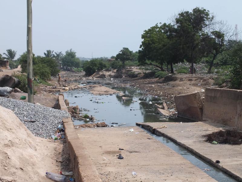 Neben der Verschmutzung von Wasser hat Accra vor allem ein Problem mit der Verteilung von Wasser. 