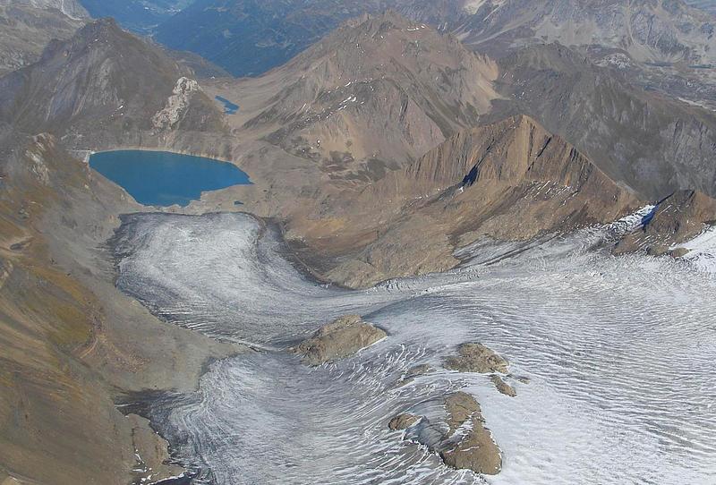 Wenn Gletscher schmelzen, geben sie Raum frei, den man als Wasserreservoir oder zur Energieproduktion nutzen könnte. 
