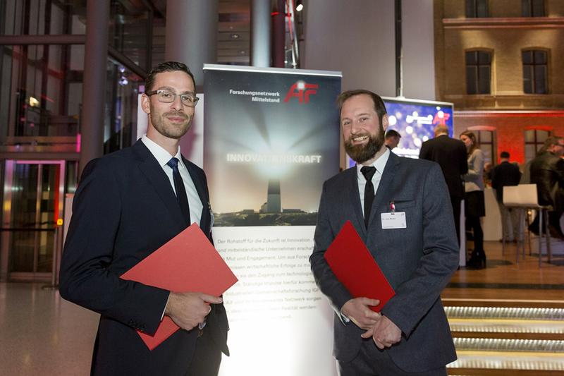Glückliche Gewinner des Otto von Guericke-Preises der AiF: Dr. Rigo Peters und Dr. Lars Molter (v.l.)
